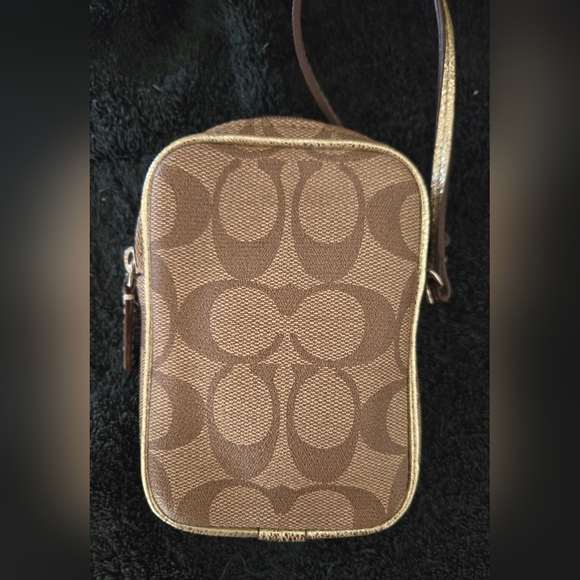 Coach canvas Wristlet coach and stars on front zip close gold and brown - Picture 5 of 6